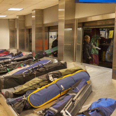 ski bags in airport_400x400.jpg