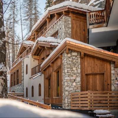 Chalet-Les-Legendes-Exterior-2_400x400.jpg