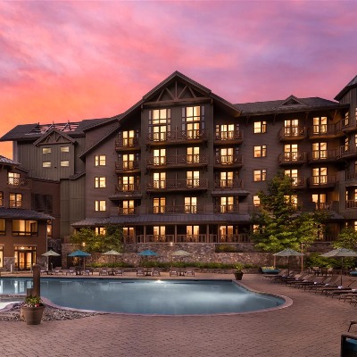 lodge spruce peak stowe 400.jpg